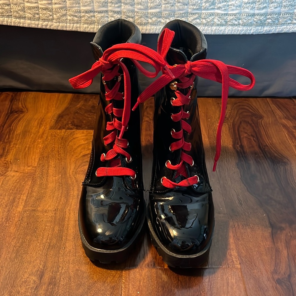 Black 4 inch heeled boots, Women’s US size 9